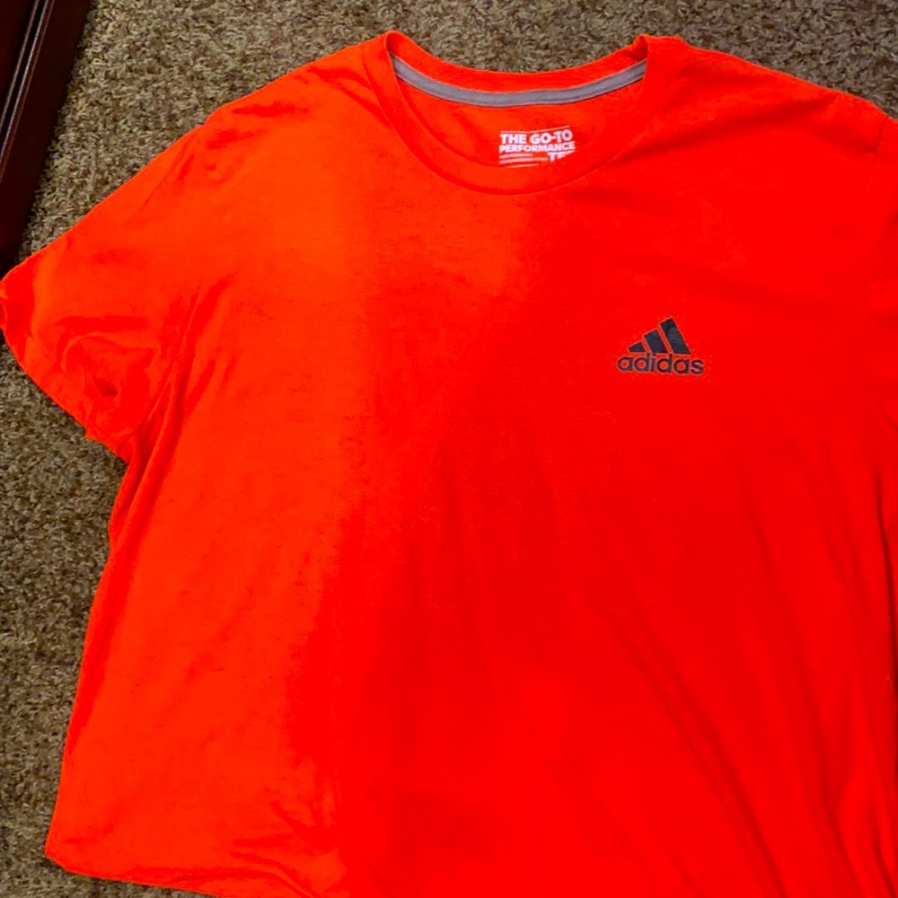 Adidas tee